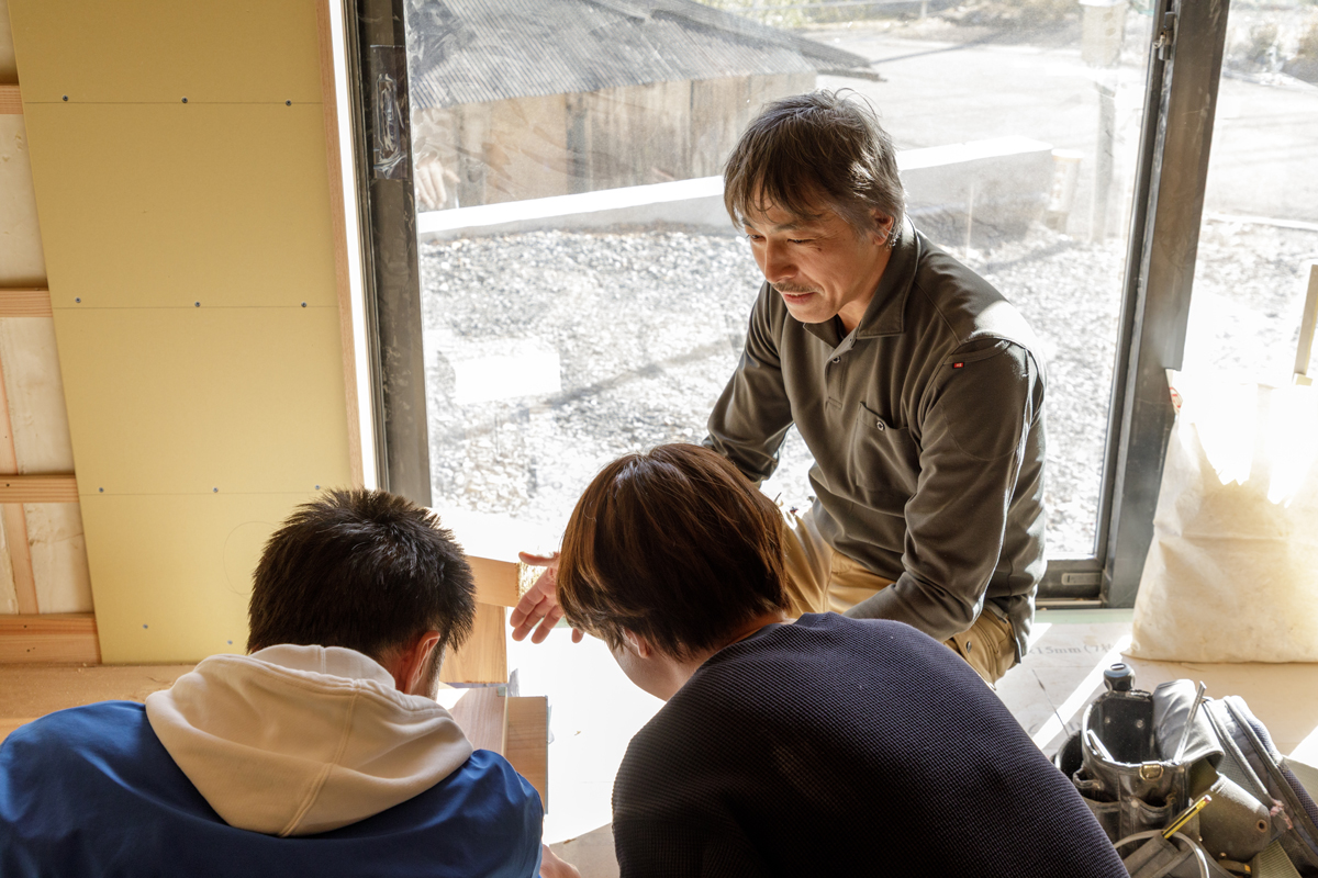 現場での打ち合わせ